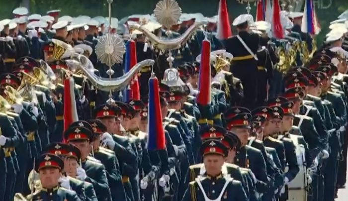 ​Парад Победы в Москве прошел без воздушной части