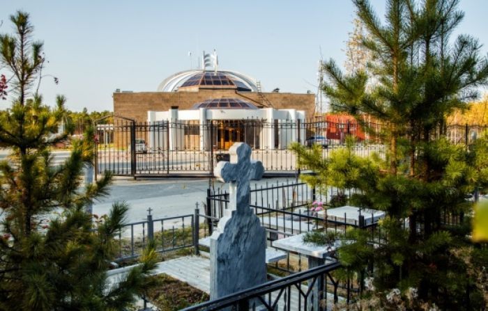 Сургутянин проведет 10 лет в колонии за жестокое убийство на кладбище