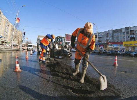 Во время дорожной кампании 2023 года в Сургуте будут ремонтировать далеко не только дороги