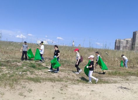 ​В Сургуте в ходе экозабега очистили береговую линию