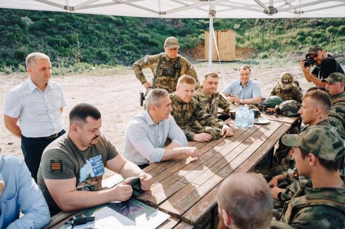 ​Губернатор Тюменской области Александр Моор побывал на комплексном полевом занятии «‎Натиск»