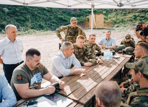 Губернатор Тюменской области Александр Моор побывал на комплексном полевом занятии «Натиск»