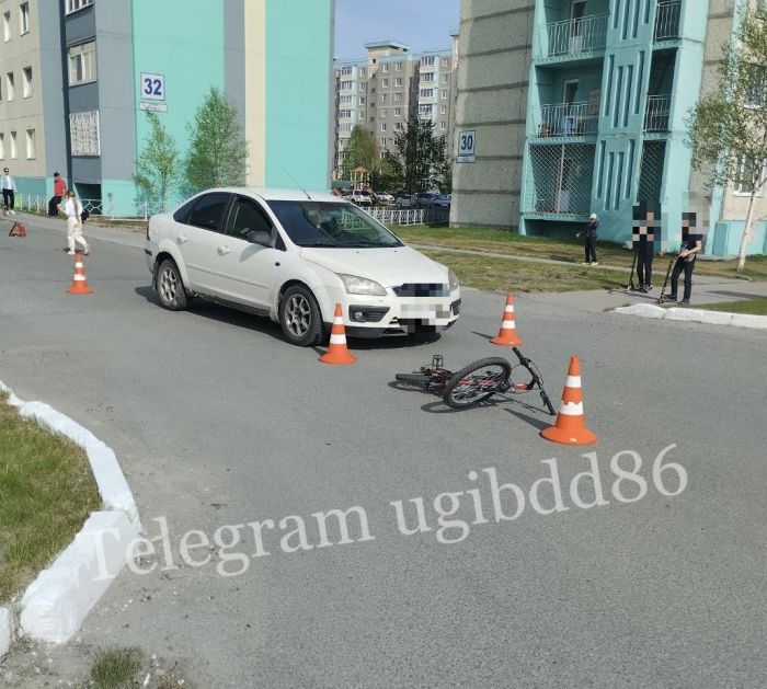 В Когалыме под колеса машины угодил 12-летний велосипедист