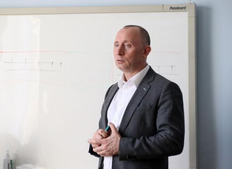 Что постят в своих социальных сетях известные бывшие чиновники Сургута (и бонус – два необычных банкира) // ОБЗОР