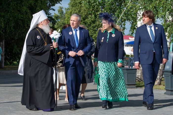 ​Александр Моор принял участие в благотворительной ярмарке «Белый цветок»