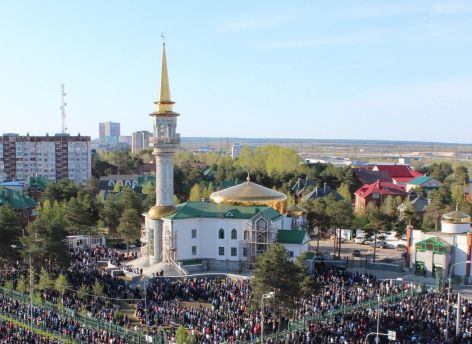 В Сургуте поздравили мусульман с праздником Курбан-Байрам