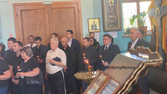 В Мегионе прощаются с умершим главой