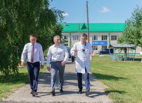​Губернатор Тюменской области осмотрел социальные объекты в Армизонском районе