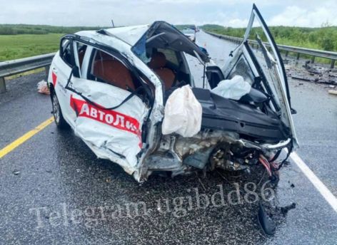 ​В ДТП на югорской трассе погиб человек и двое получили травмы