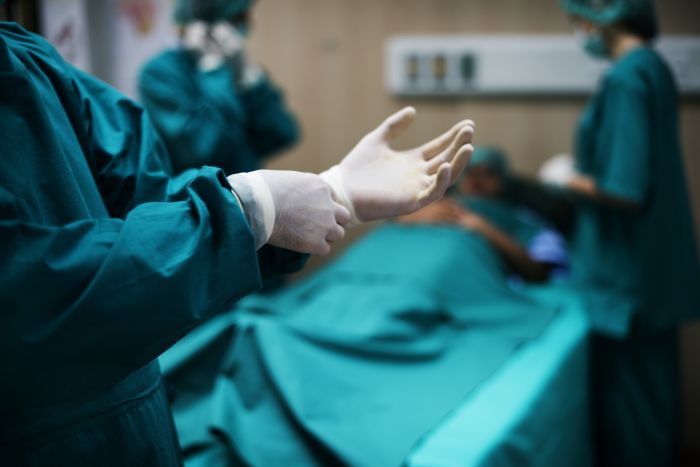 Сургутские врачи провели внутриутробную операцию женщине с многоплодной беременностью