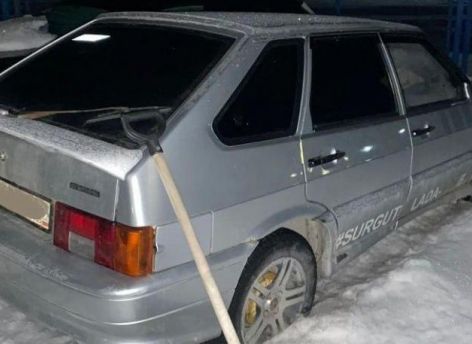 В Сургутском районе приговорили к двум годам лишения свободы женщину за воровство и угон машины