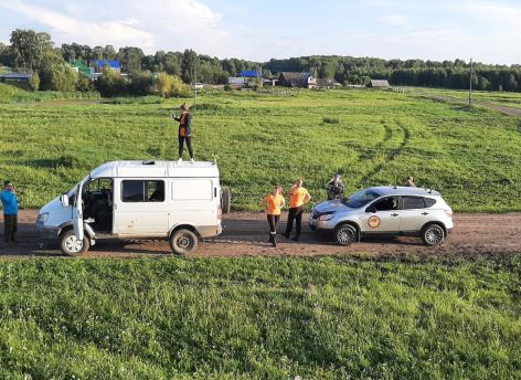 В Тюменской области заблудившийся грибник заснул в лесу и не услышал, как его искали