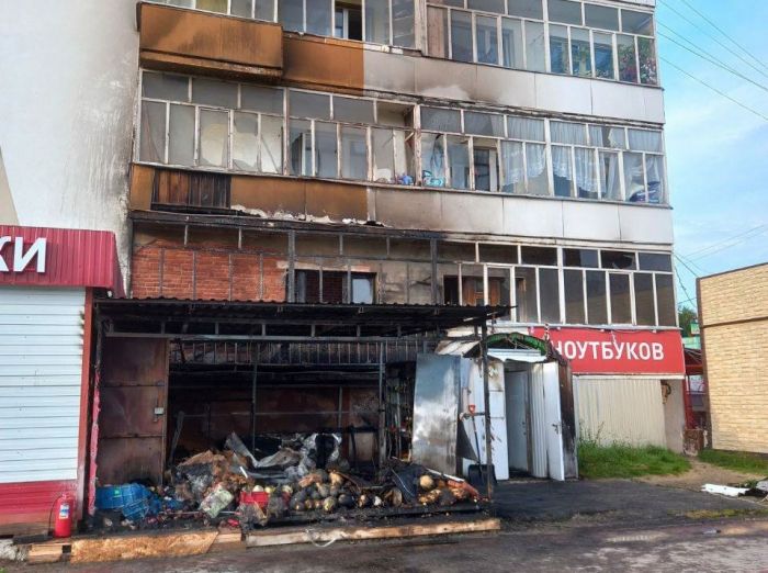​В Сургуте ночью загорелась девятиэтажка - эвакуировали 15 человек