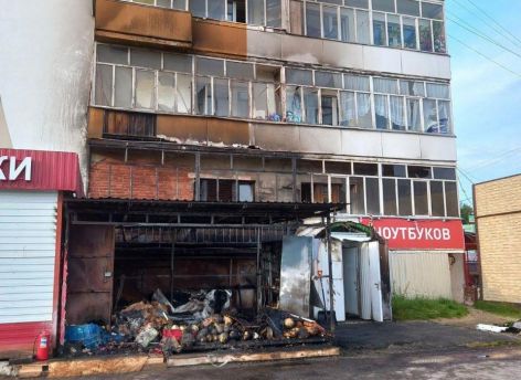 ​В Сургуте ночью загорелась девятиэтажка - эвакуировали 15 человек