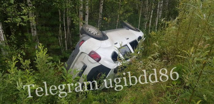 ​Водитель «Нивы» отправил Renault в кювет на югорской трассе