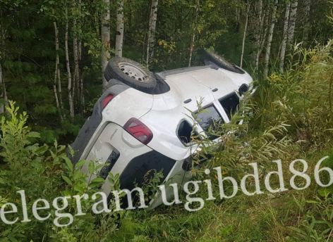 ​Водитель «Нивы» отправил Renault в кювет на югорской трассе