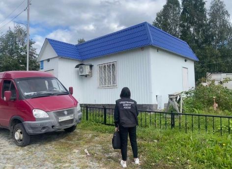 ​Двое югорчан отравились алкоголем, один из них скончался