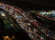 «Платные парковки – самый простой способ сокращения трафика. Если этого не делать, ваш город рано или поздно встанет намертво»