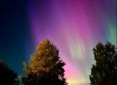 В небе над Сургутом вспыхнуло северное сияние // ФОТО