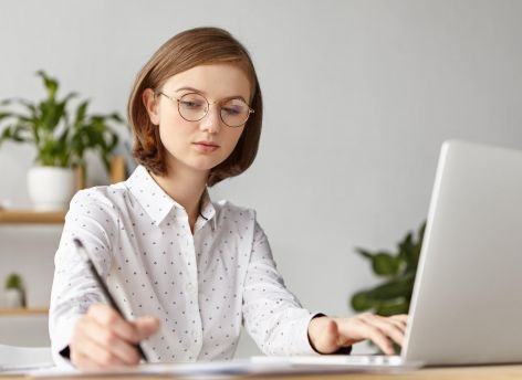 Как устроиться на работу студенту-очнику? // СИА-ПРЕСС ОТВЕЧАЕТ