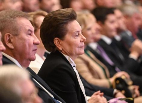 ​Наталья Комарова поздравила Александра Моора со вступлением во второй губернаторский срок