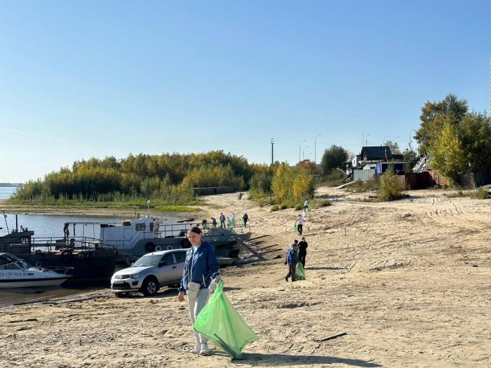 ​Сургутяне очистили от хлама несколько районов города