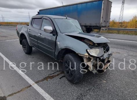 ​В Югре «Камаз» выехал на встречку и столкнулся с Mitsubishi