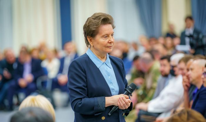​Наталья Комарова четыре часа отвечала на вопросы нижневартовцев – про благоустройство, жилье, дороги и многое другое