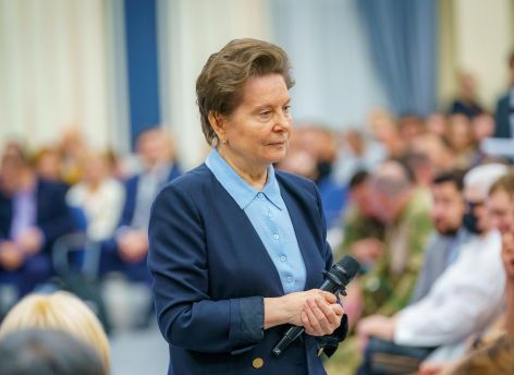 ​Наталья Комарова четыре часа отвечала на вопросы нижневартовцев – про благоустройство, жилье, дороги и многое другое