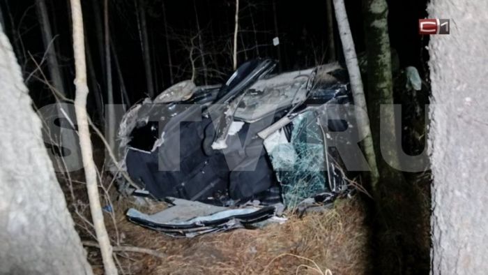 В Сургуте Lexus улетел в кювет, погиб 20-летний водитель
