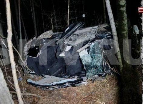 В Сургуте Lexus улетел в кювет, погиб 20-летний водитель