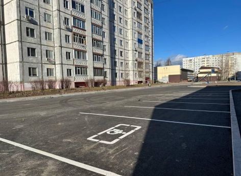 Внутриквартальный проезд от Первопроходцев к Комсомольскому в Сургуте почти привели в порядок