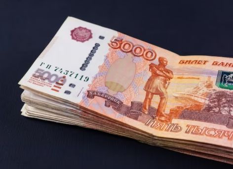 Сургутянин оценил нарисованную карандашами картину в 60 млн рублей