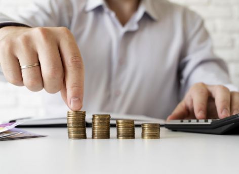 Заплатят ли работнику меньше в ноябре из-за праздников?