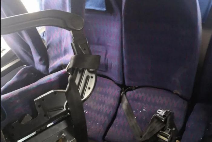В Югре пассажира попавшего в ДТП автобуса зажало между креслами