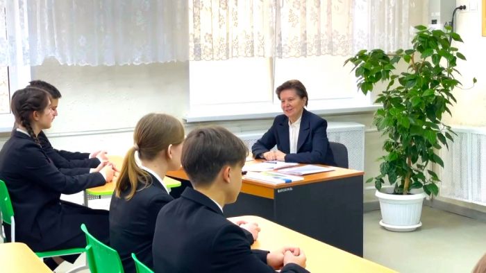​Наталья Комарова обсудила со школьниками Пыть-Яха возможности, которые для них открыты в Югре и России