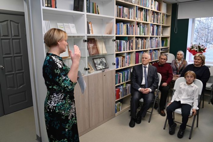 ​Сургутскую библиотеку имени Петра Суханова открыли после модернизации