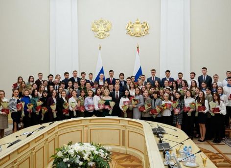 ​Выдающимся студентам и аспирантам Тюменской области вручили именные стипендии губернатора
