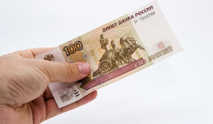 Сургутянин забирал деньги у пенсионерок и переводил мошенникам
