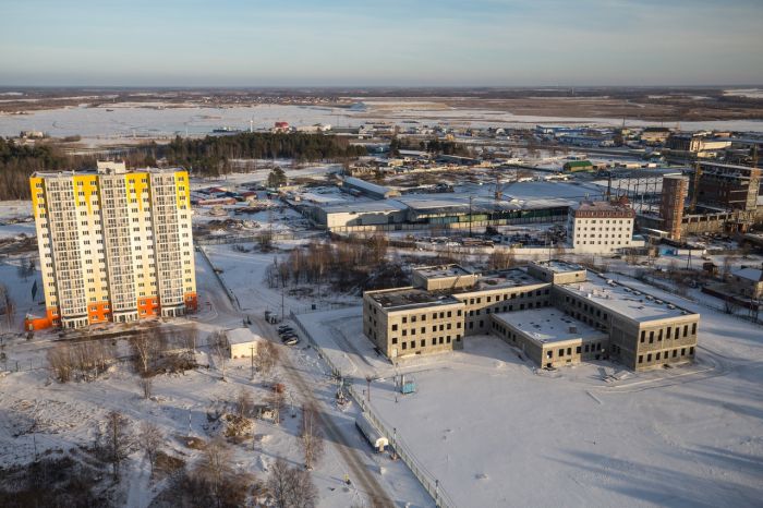 До конца года в Сургуте достроят школу в 42 микрорайоне