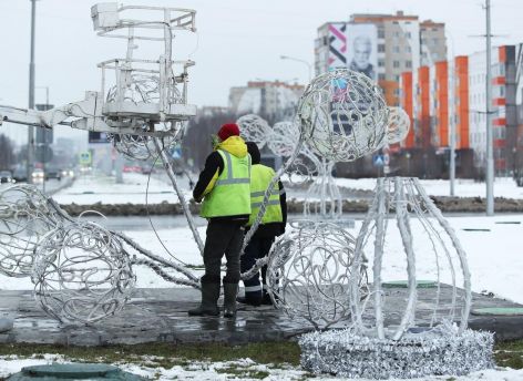 Сургут начали украшать к Новому году