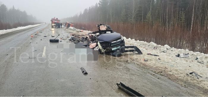  В Югре водителя легковушки занесло на встречку, произошло смертельное столкновение с «КамАЗом» 