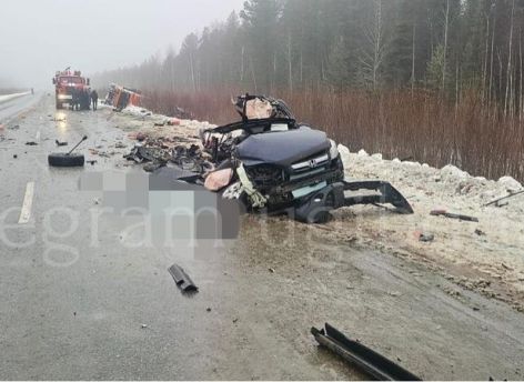  В Югре водителя легковушки занесло на встречку, произошло смертельное столкновение с «КамАЗом» 
