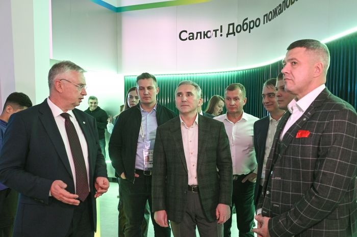 Александр Моор отметил важность сотрудничества с крупными компаниями