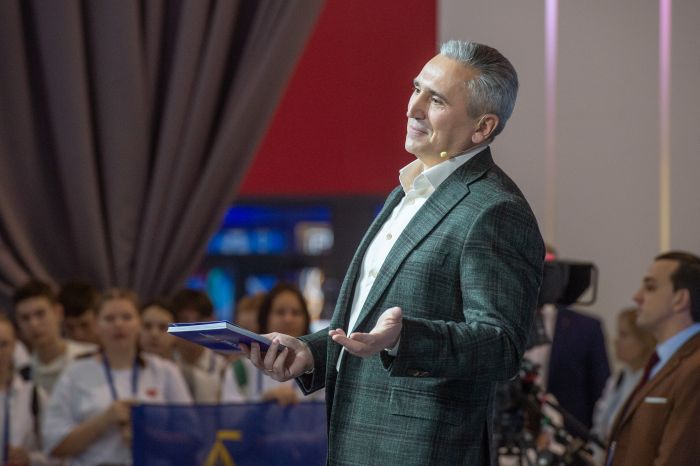 ​Александр Моор: «Мы область счастливых людей!»