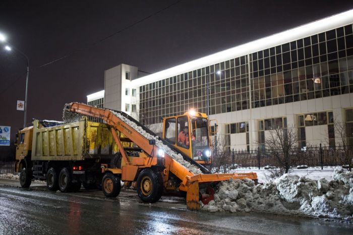 13 тысяч машин со снегом увезли из Сургута на полигон за ноябрь