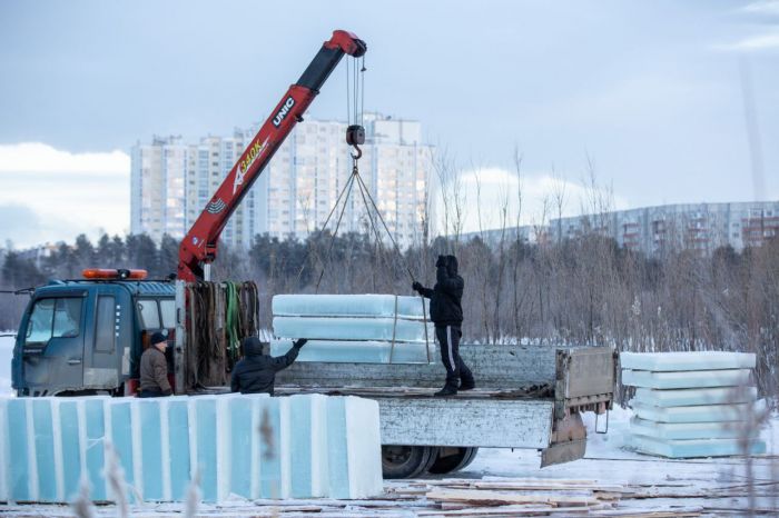 ​Высота самой высокой ледяной горки в Сургуте превысит 4 метра