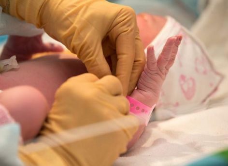 Почти 7000 младенцев родились в Сургуте в 2023 году