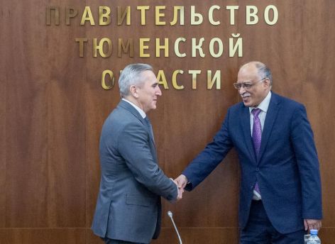 ​Губернатор Александр Моор встретился с послом Республики Бангладеш в России Ахсаном Камрулом