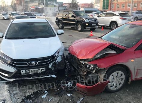 В Сургуте трезвый водитель врезался в автомобиль нетрезвого